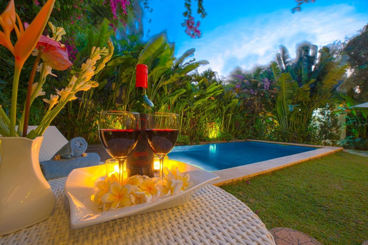 Villa Enjoy - Seminyak Center Luaran gambar