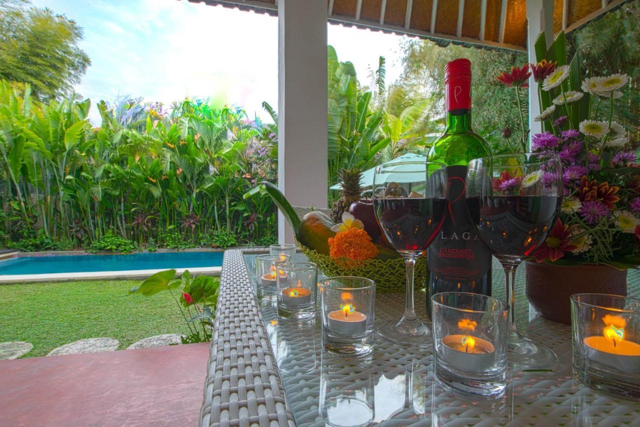 Villa Enjoy - Seminyak Center Luaran gambar