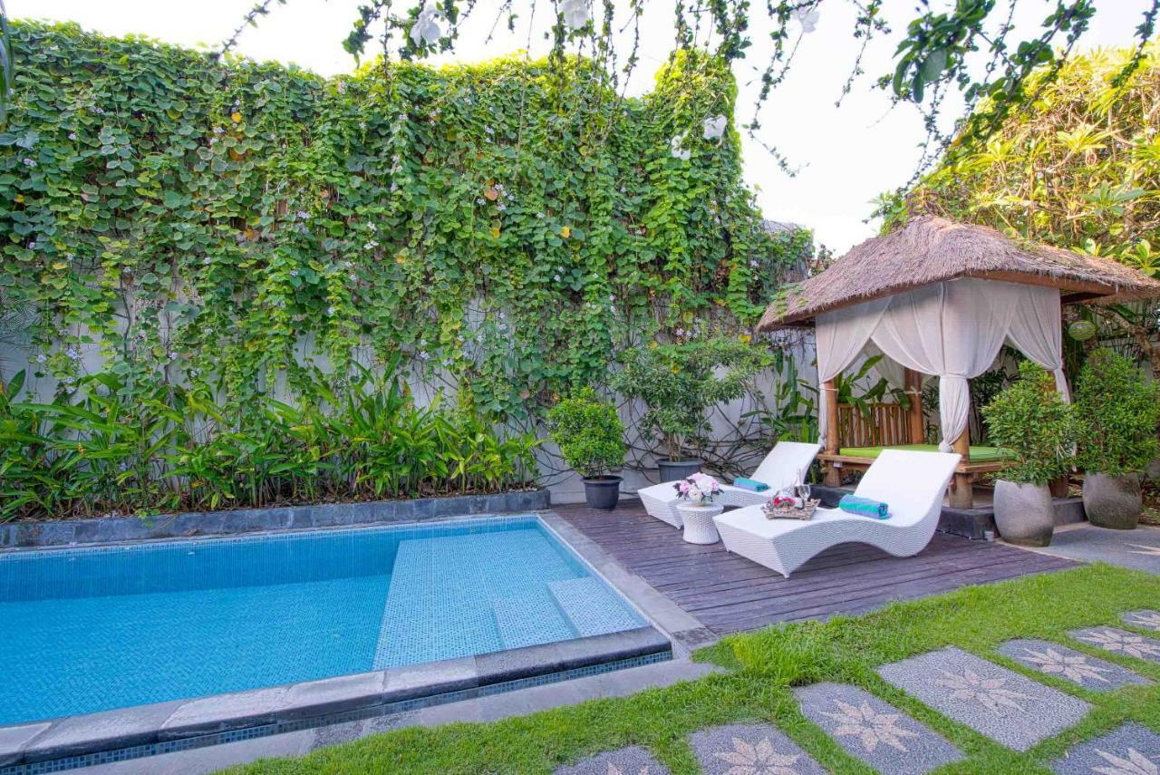 Villa Enjoy - Seminyak Center Luaran gambar