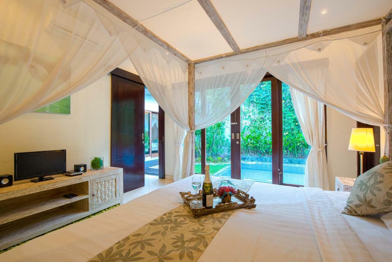Villa Enjoy - Seminyak Center Luaran gambar